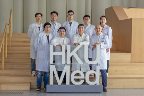 Led by Professor Huang Jiandong, Chair Professor of Synthetic Biology, School of Biomedical Sciences, HKUMed (front row, second right), the research team has developed a novel method for dynamic vaccine updates to combat the ever-changing SARS-CoV-2 virus.
 